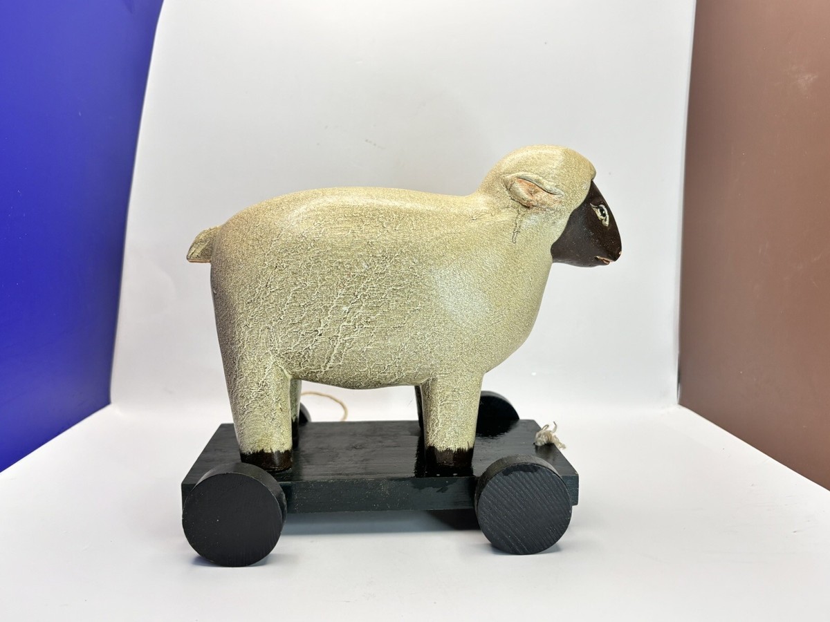 アンティーク プルトイ おもちゃ 木製 羊 Lamb Vintage Whimsical Folklore Wooden Lamb Sheep Pull Toy Antique Toy