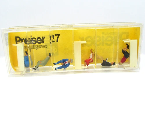Vintage Preiser HO Scale Set of 6 People & Benches ⭐Hot Wheels Diorama⭐Ready