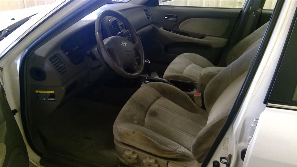 Used Rear Right Door Assembly Rear Side fits: 2005 Hyundai Sonata electric Rear Foto 2 de 4