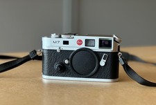 Leica M7 Gehäuse 0.72 (10504) chrome vom Händler Private-Fotografie.nl