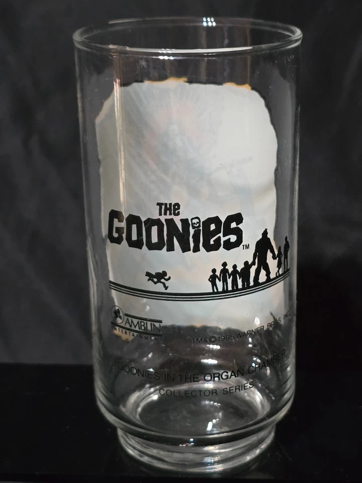 GOONIES 1985 Vaso de Coleccionista - "Goonies In The Organ Chamber" - COMO NUEVO Foto 2 de 4