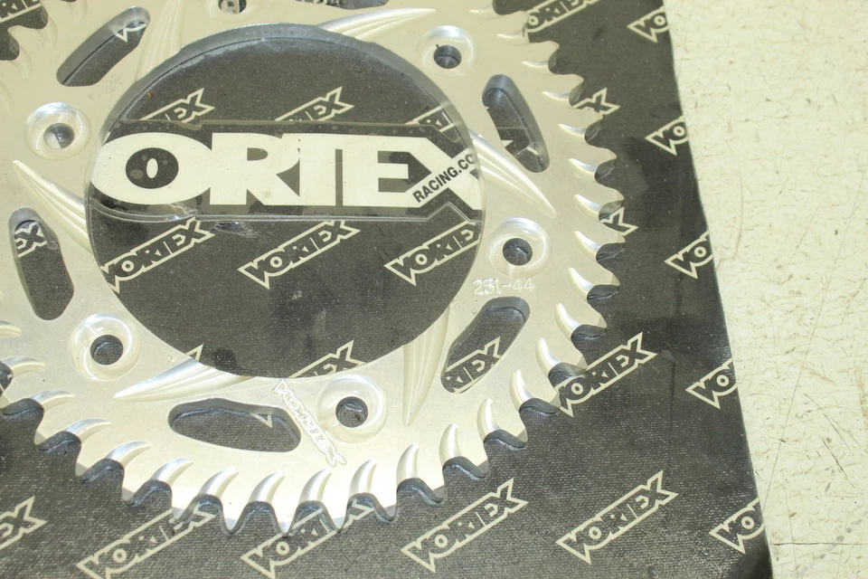 00-05 PIÑÓN TRASERO HONDA CBR929RR CBR954RR RC51 CBR1000 RECAMBIO A-27D Foto 3 de 4