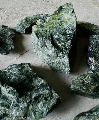 PREMIUM Forest GREEN Welsh ROCKS | Hochwertige grüne Mini Rocks | Terrarium