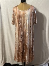 Women’s Dress knee-length garment with short sleeves and a round neckline XL