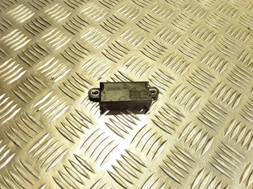 MERCEDES-BENZ E W211 Stoßsensor hinten rechts A0038200726Q02 3.00 31954412