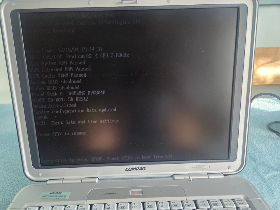 vintage Compaq Presario R3000 Laptop 15.4  pentium 4  2.8Ghz working order - Image 2 of 4