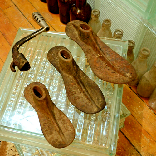 Vintage Shoe Cobbler Cast Iron Shoe Repair Forms and Stand C2 C3 C4 Collectible - Picture 3 of 3