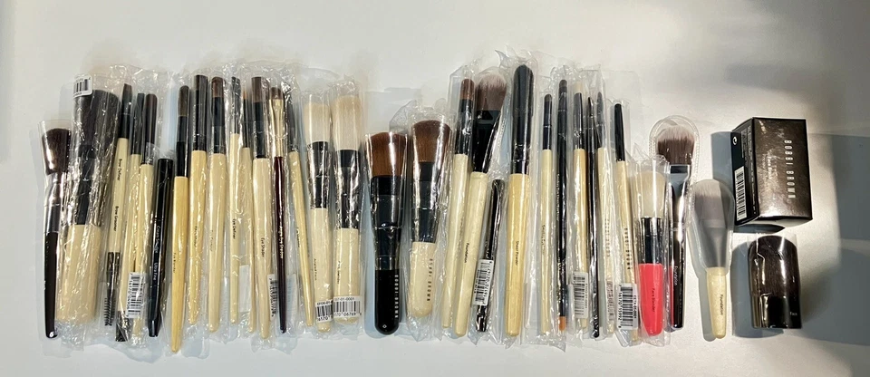 Brochas de Maquillaje BOBBI BROWN NUEVAS CON ETIQUETAS Cobertura Completa Base Facial Sombra de Labios *ELIGE Foto 2 de 3