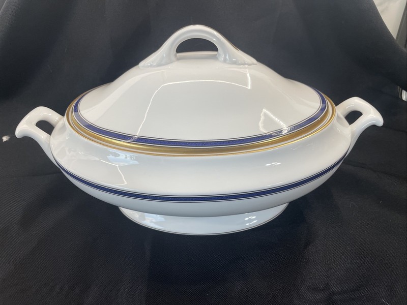 Spode Lausanne Tureen Y8579-U - Cobalt Blue And Gold Gilt Bands - Mint Condition