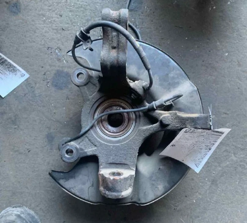 Conjunto de nudillo de husillo de pasajero delantero derecho Acura MDX 2003-2006 OEM Foto 2 de 4