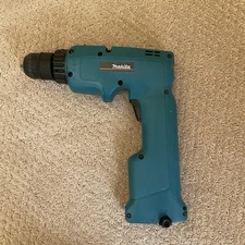 Makita 6011D 12V Cordless Drill Driver 3/8” — Tool Only — Works Great