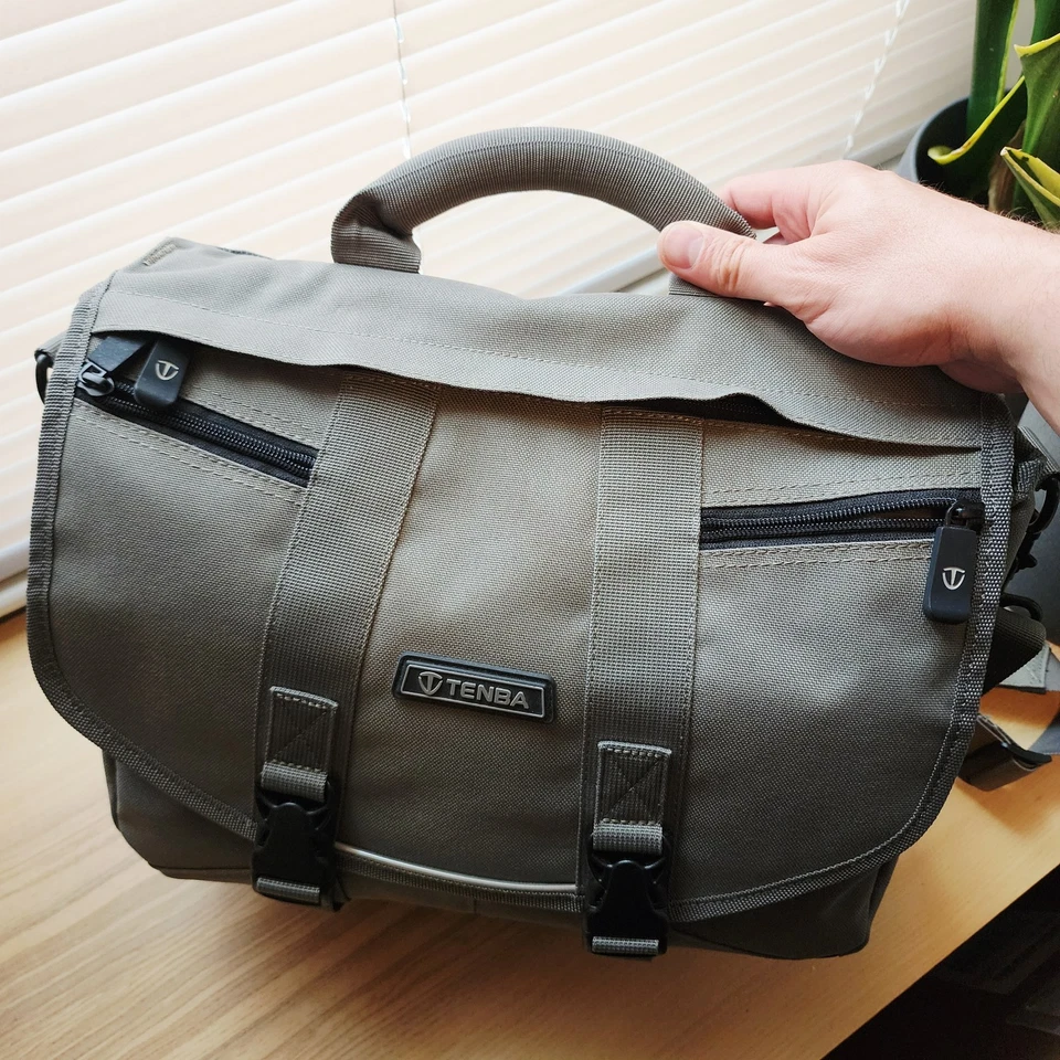 Tenba Messenger Mini Foto/Laptop Bolsa, Suporta Câmera e Notebook 13" - Imagem 4 de 4