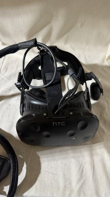 HTC Vive VR Headset HMD with Deluxe Audio Strap   Used