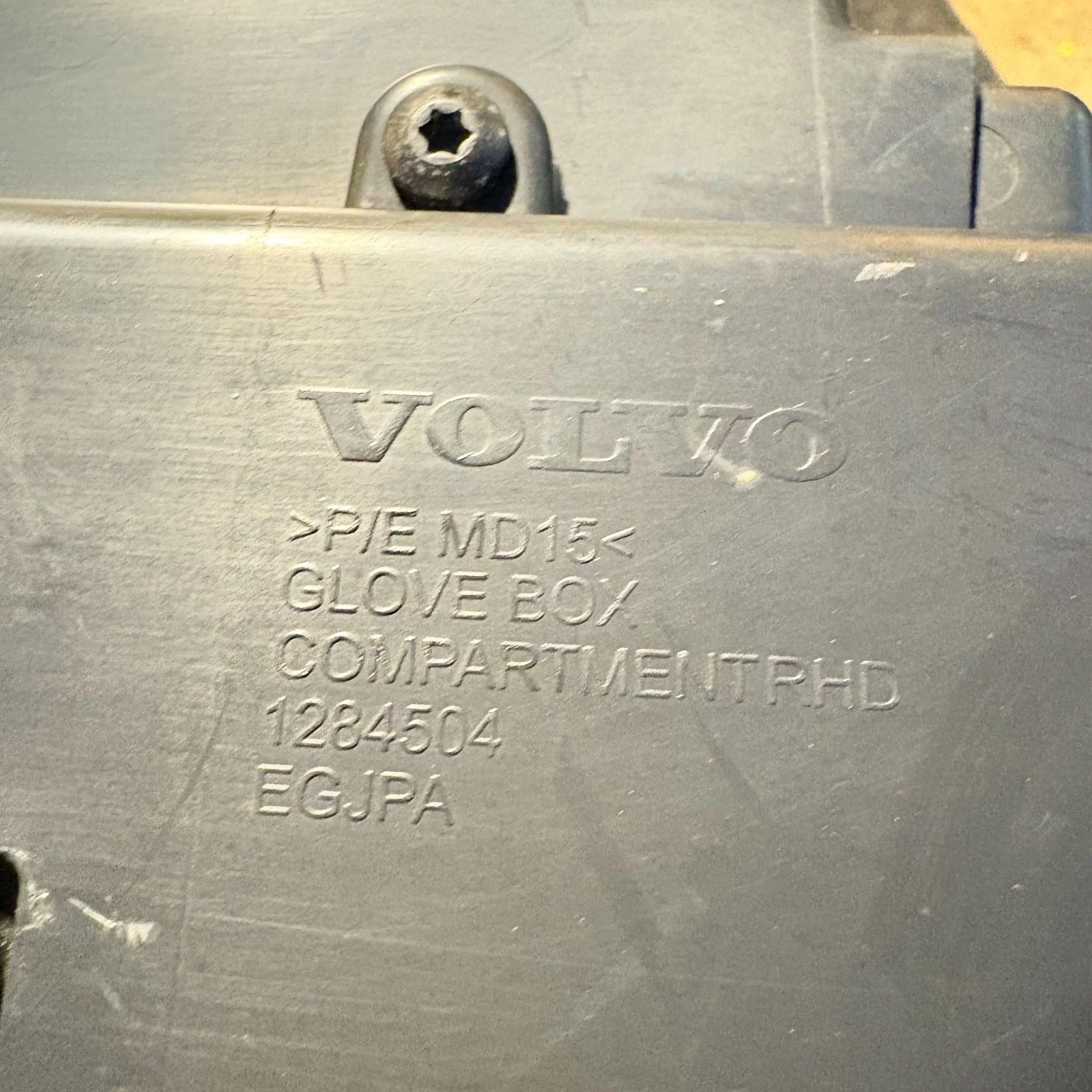 Volvo V40 glove box moulded number 1284504 RHD