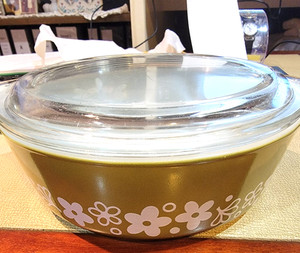Vintage 1970’s Pyrex Spring Blossom 471 Green w/ white Casserole Dish w/ Lid