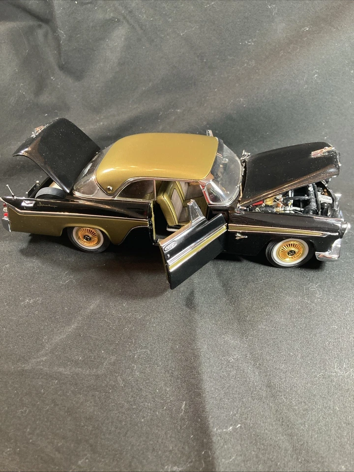 Sexy coche modelo aventura Danbury 1956 De Soto 1/24 negro dorado superior y llantas 2 puertas Foto 2 de 4