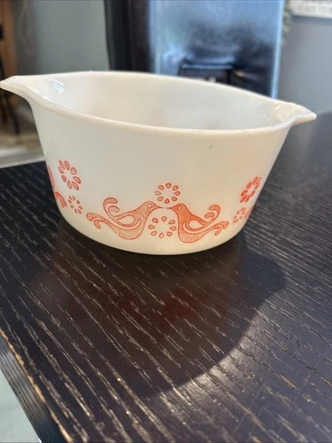 Pyrex Friendship Pattern Cinderella Casserole Bowl