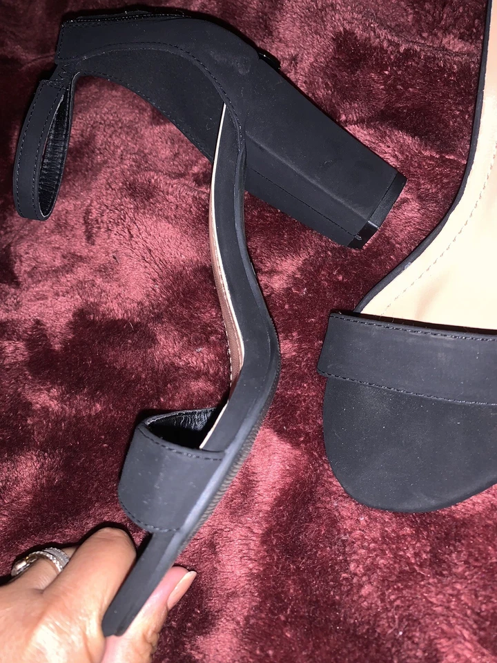 Top Moda Women's Hannah 1 Ankle Strap High Heel Black Nub Sandal Shoe Size 6 - Image 2 of 4