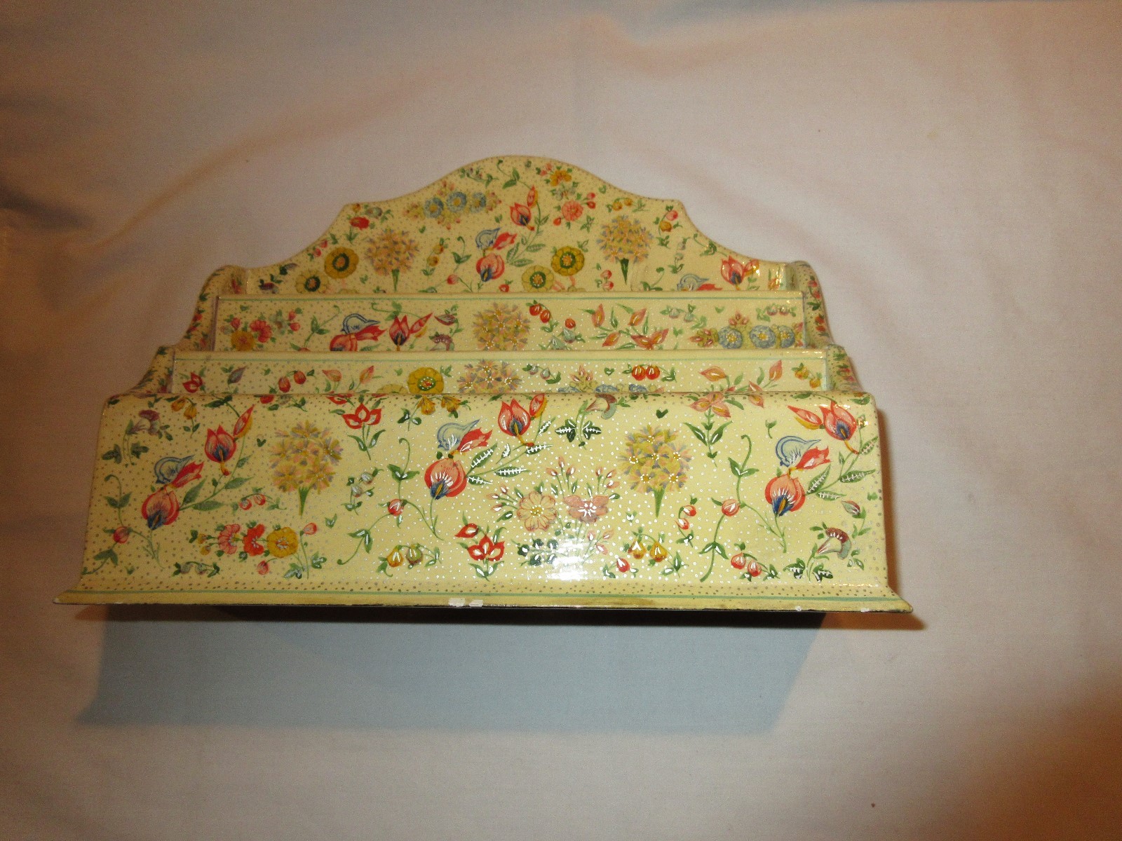 Letter / Memo Holder, Desktop, Floral Design / Yellow Letter / Memo Holder, Desktop, Floral Design / Yellow
