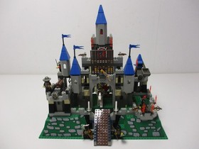 (AH 3) LEGO 6098 King Leo's Castle KNIGHT'S CASTLE with original box and...