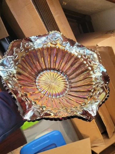 Nice Amethyst Millersburg Carnival Glass Rays & Ribbon Pattern Ruffled Bowl