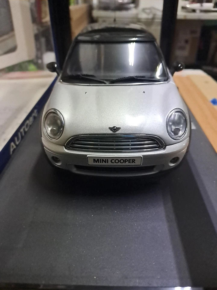 Autoart  Mini Cooper  1/18 - Immagine 3 di 4
