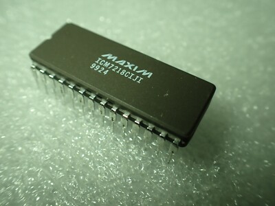 ICM7218CIJI 8-STELLIGE LED MULTIPLEX DISPLAY DECODER TREIBER CHIP KERAMIK 28PIN
