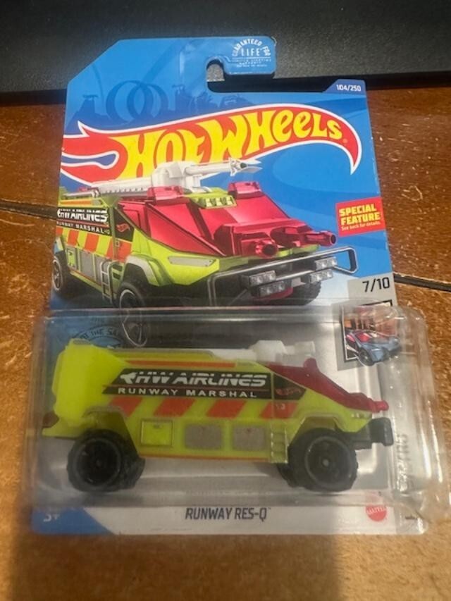 2020 Hot Wheels HW Metro Runway Res-Q #104 Yellow
