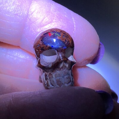 17 ct. Mexican Natural Matrix Fire Opal Stone Carved Skull Pendant Bead - Modern