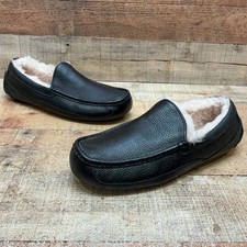 UGG 5379B Slippers Mens Size 11 44 Black Leather Shearling Moccasin Shoes