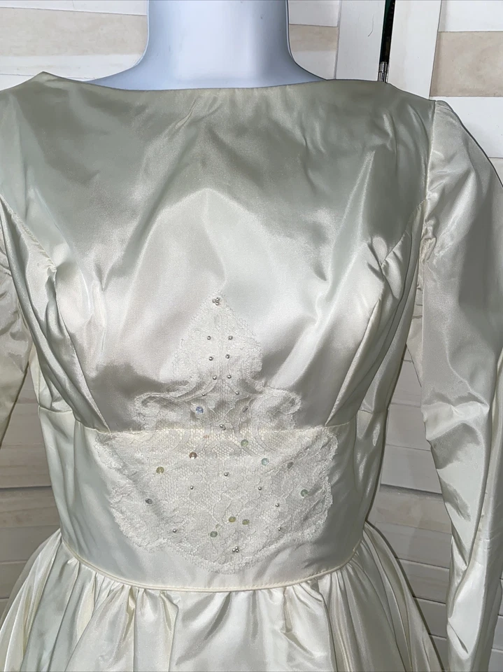 Vintage 50's Off White Tiered Taffeta Lace Wedding Dress Gown Small Union Made - Image 3 of 4