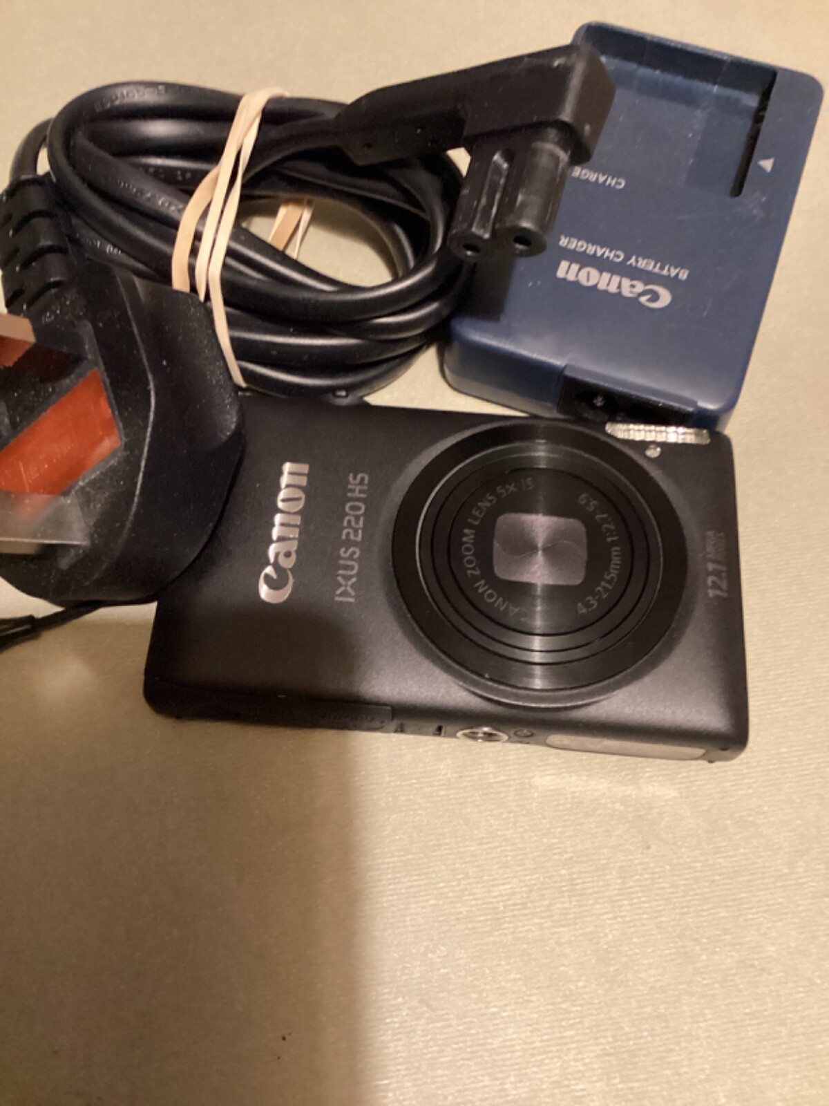 CANON IXUS 220 HS 12MP BLACK Compact Digital Camera EXCELLENT++