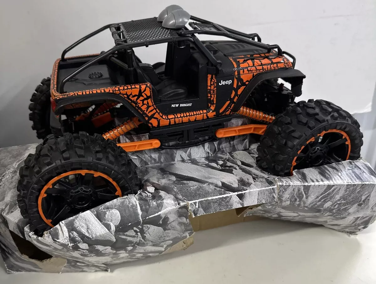New Bright R C 4x4 Jeep Trailcat Rock Crawler Orange model 61038U