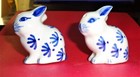 Vintage Mini Bunny, Hand Painted, Ceramic, Salt & Pepper shakers — photo 2