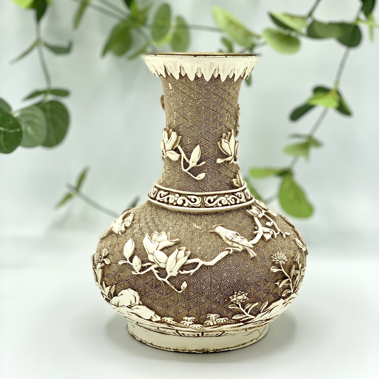 Vintage 1982 Ivory Dynasty Arnart Imports Carved Resin & Brass Oriental