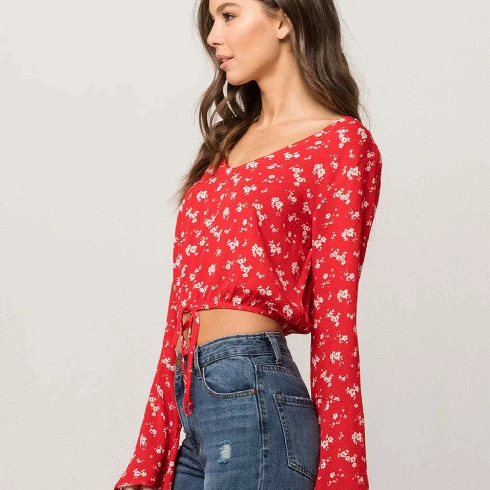 FULL TILT Floral Bell Sleeve Top Red V-Neck V-Back Strap Cropped Tie Size M - Image 3 of 4