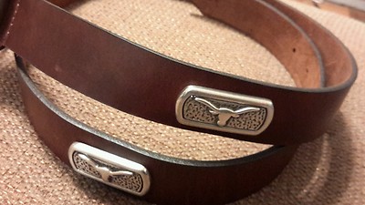 Men/'s Black Leather Belt with University of Texas Longhorns Conchos 44 RLE