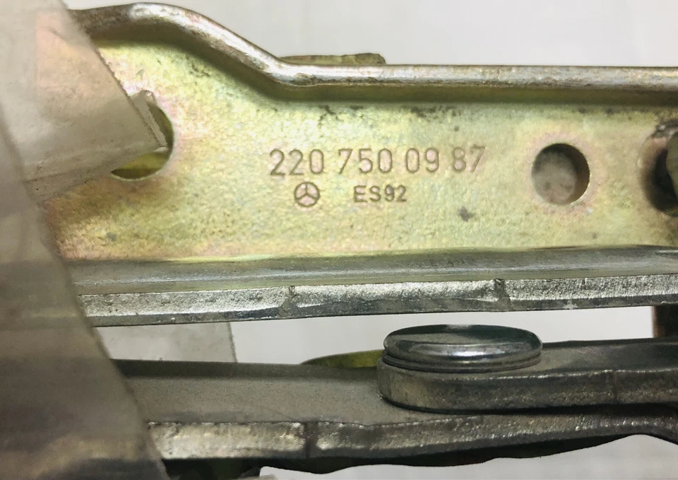 Bisagra tapa cubierta trasera izquierda para MB S350 S430 S500 S600 S55 S65 AMG 2207500987 OE NOS Foto 4 de 4