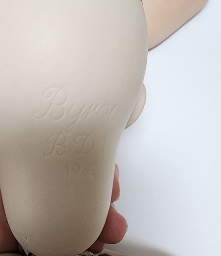 Vintage Lot of Bisque Doll Parts Doll Heads Eye Balls Arms Legs Hands Full Dolls - Picture 9 of 24