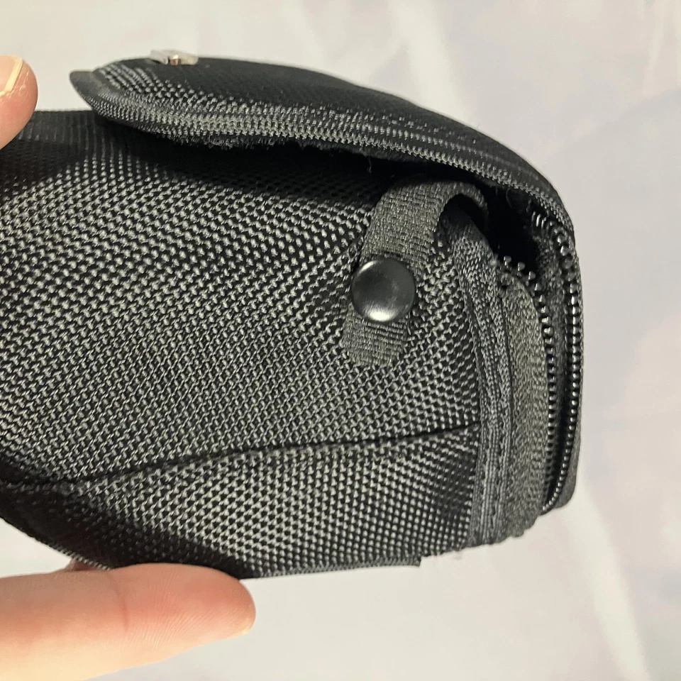 Canon Compact Camera Case Black Nylon Padded Bag Pouch Belt Loop Zip Closure - Image 3 of 4