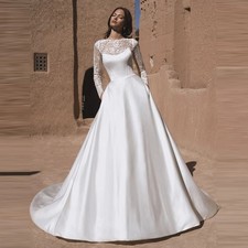 Simple A-Line Wedding Dresses O-Neck Long Sleeves Lace Appliques Bridal Gowns