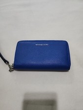Michael Kors Pebble Leather Flat Zip Blue Phone Wristlet Wallet NWOT