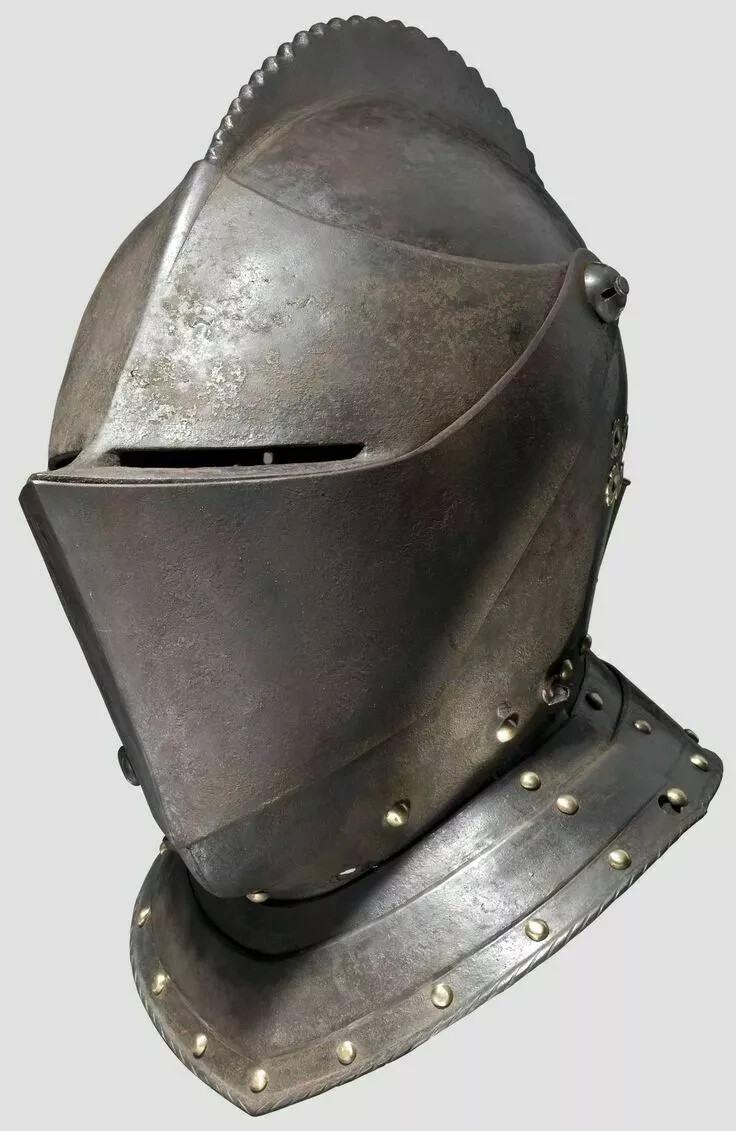 Foto 1 di 9
