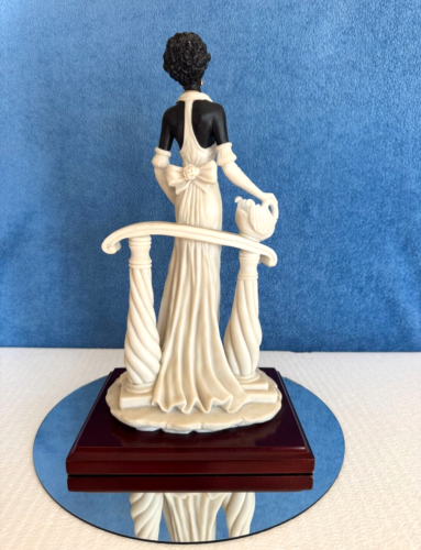 Elegant African American Lady w/ Goose Figurine by La Verona Collection - 5 LBS - Picture 7 of 17