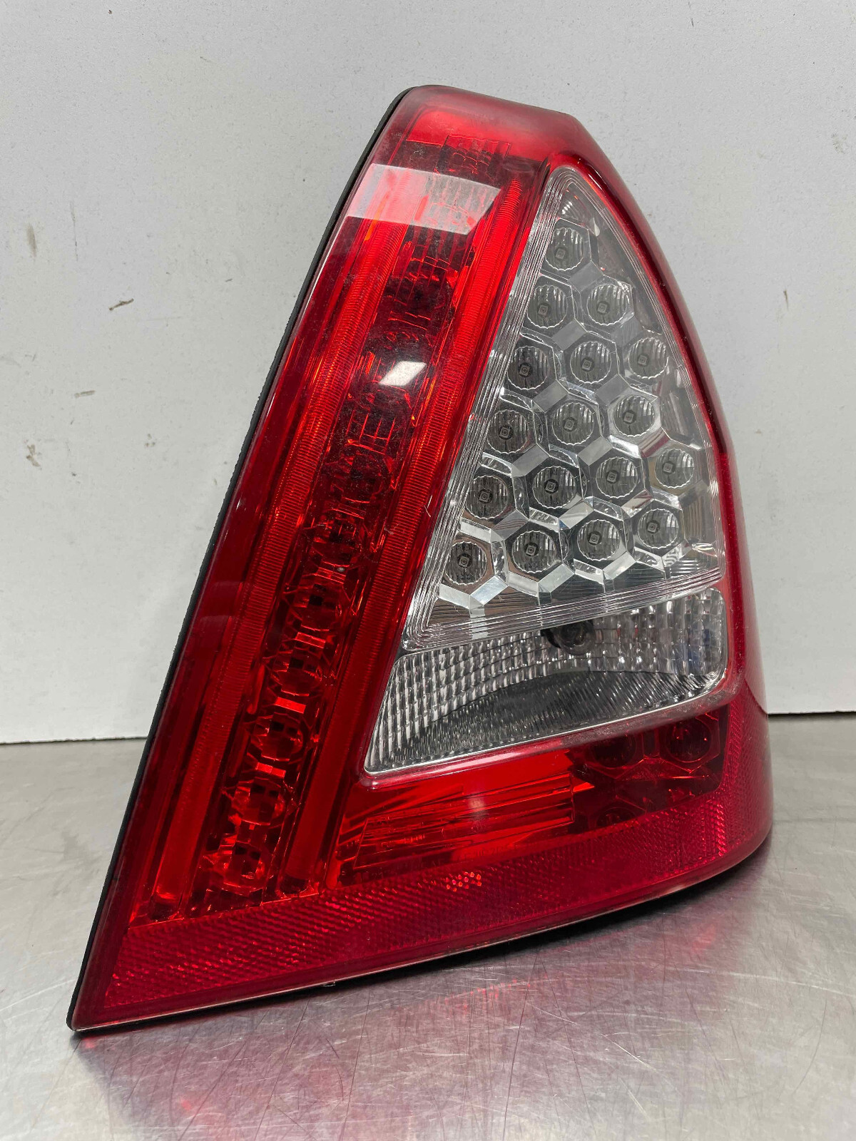 2009 Maserati Quattroporte S Oem Passenger Right Tail Light Lamp Assembly Outer