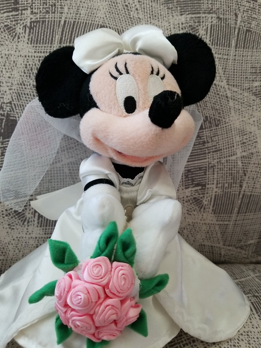 Walt Disney World Minnie Mouse Bride and Minnie in White Dress Red Shoes & Bow | eBay Walt Disney World Minnie Mouse Bride and Minnie in White Dress Red Shoes & Bow | eBay