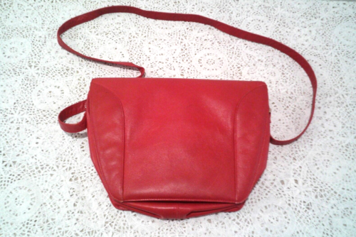 Saks 5th Ave VINTAGE Shoulder/Clutch Envelope Shaped Leather Handbag RED