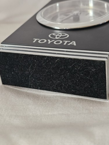 Toyota Desktop Clock With World Clock And Second Hand Rare - Picture 8 of 10