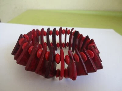 BRACELET EN BOIS,ROUGE BORDEAUX ET VERMILLON, à ELASTIQUE,TRIANGLES ET RONDELLES - Photo 1/4