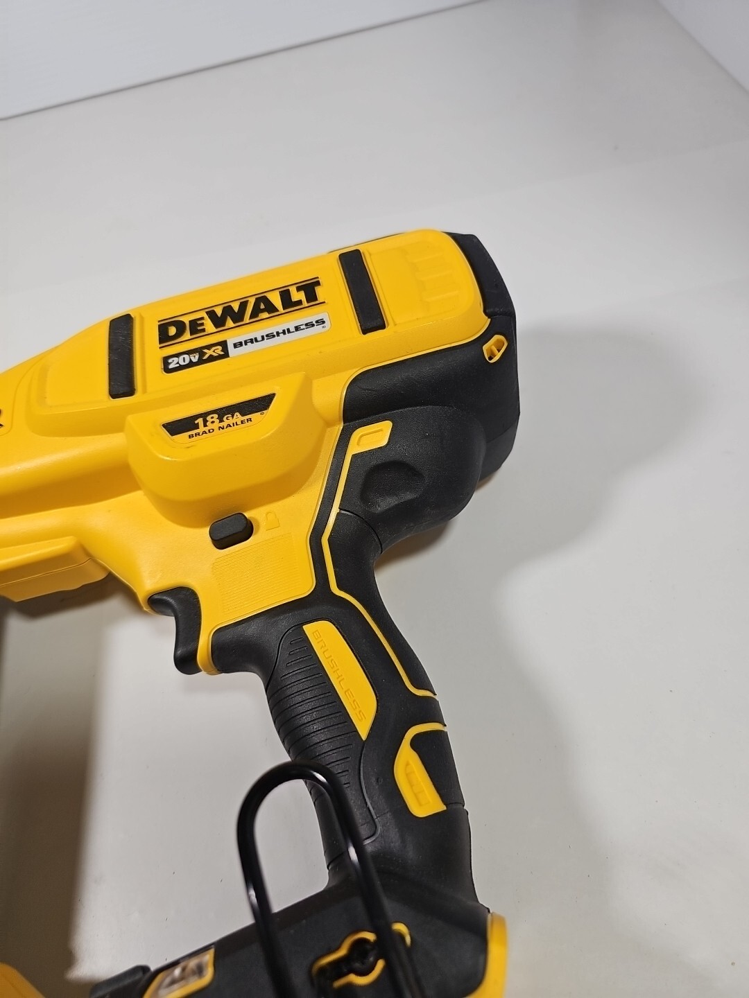 DEWALT 20 V MAX XR 18 Gauge Brad Nailer Bare Tool DCN680B 885911482233
